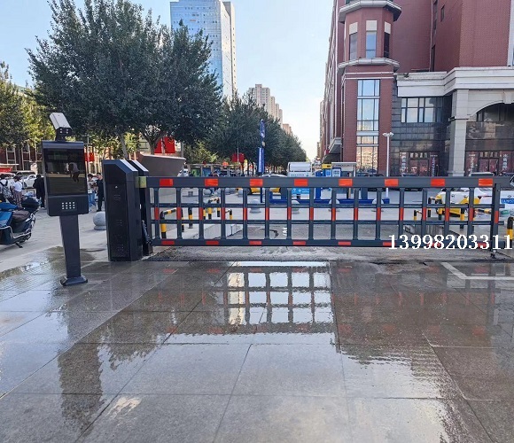 沈陽站廣場空降道閘車牌識別系統(tǒng)