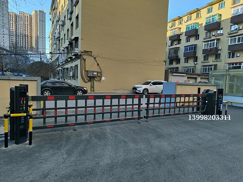 某事業(yè)單位對開空降道閘車牌識別系統(tǒng)