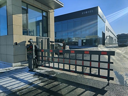 沈陽渾南4S店雙機(jī)箱空降道閘