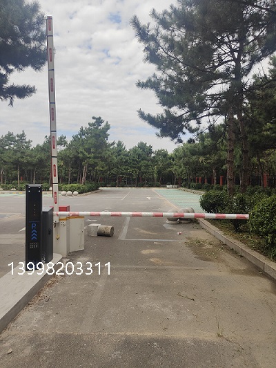沈陽(yáng)北陵公園停車(chē)場(chǎng)快速道閘車(chē)牌識(shí)別系統(tǒng)銷(xiāo)售安裝